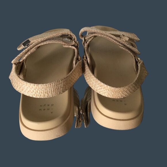 A New Day Womens Textured Beige Sandals Size 9.5 Adjustable Straps Comfortable F - Picture 6 of 7